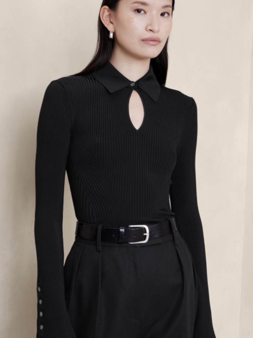 Like new Banana Republic Jennie ribbed keyhole polo top in BLACK size Large